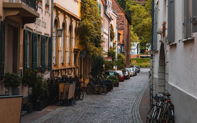 Germany's High Return Rate: Catalogs, Invoicing, and BuyNowPayLater